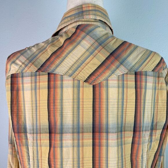 True Religion plaid Snap Down Shirt Size M EUC - Picture 7 of 9